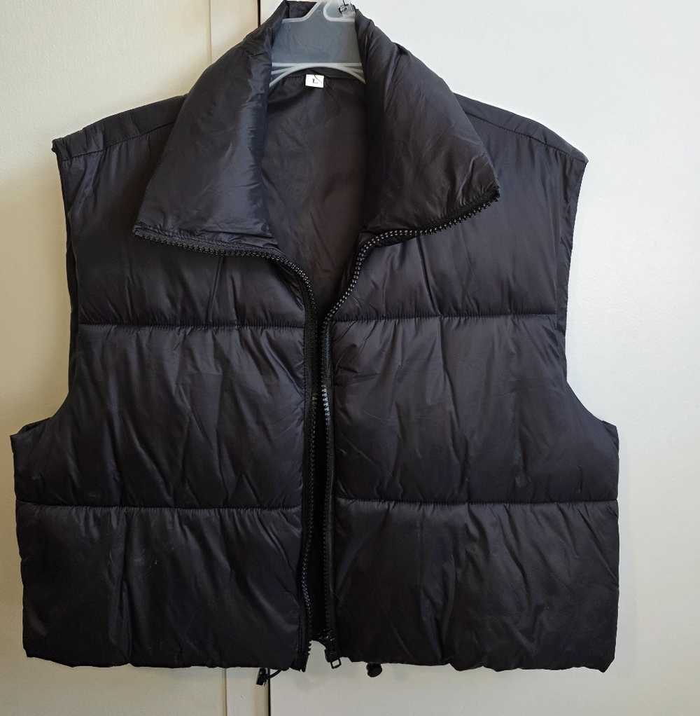 Women's Cropped Black Puffer Vest, Size Large